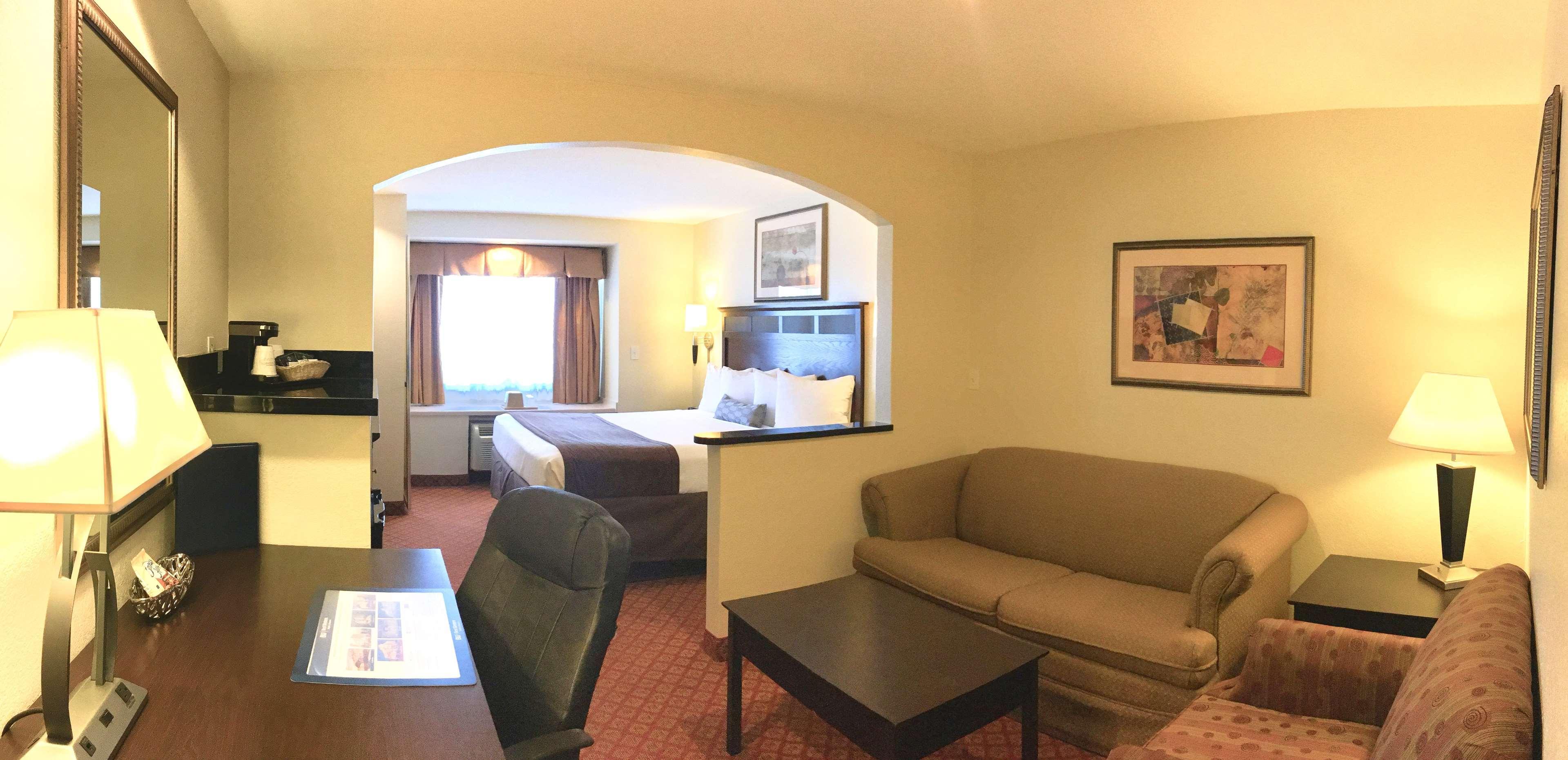 Best Western Roanoke Inn & Suites Buitenkant foto