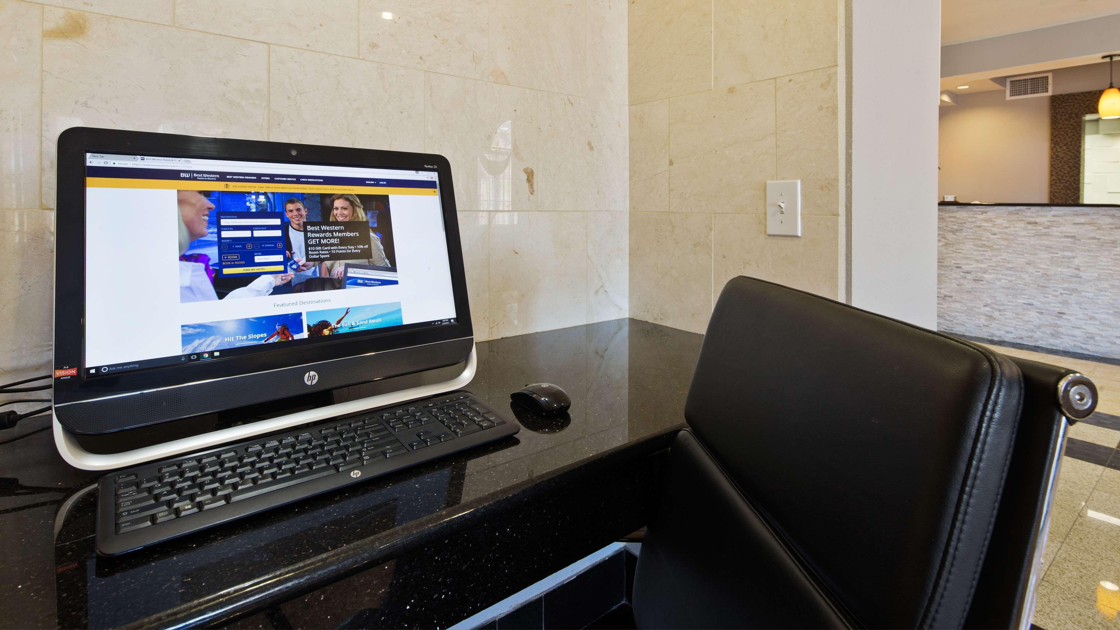 Best Western Roanoke Inn & Suites Buitenkant foto