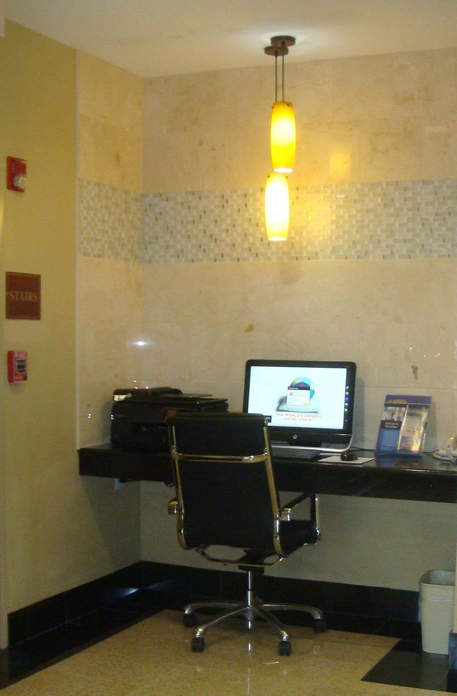 Best Western Roanoke Inn & Suites Buitenkant foto