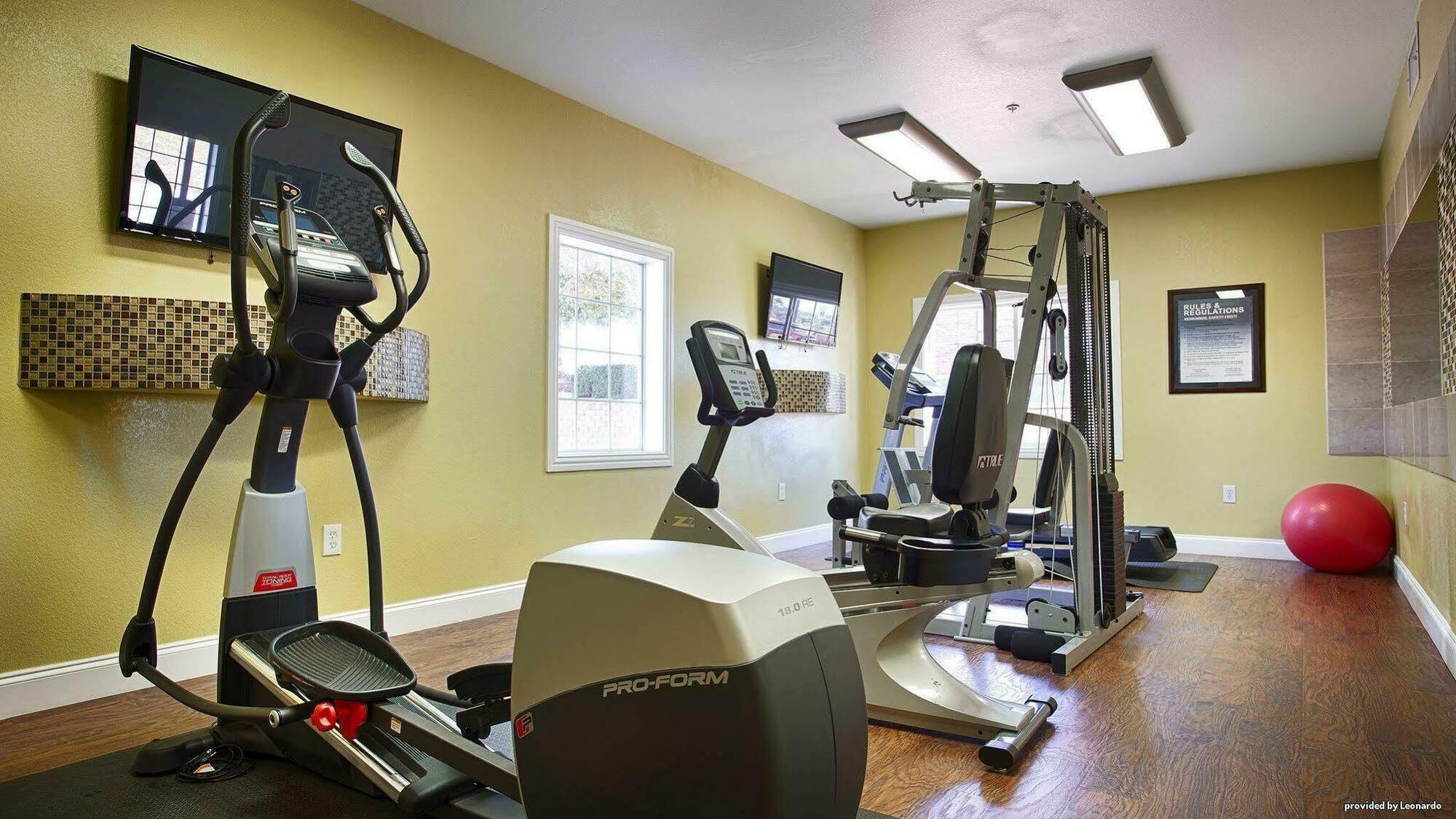Best Western Roanoke Inn & Suites Buitenkant foto